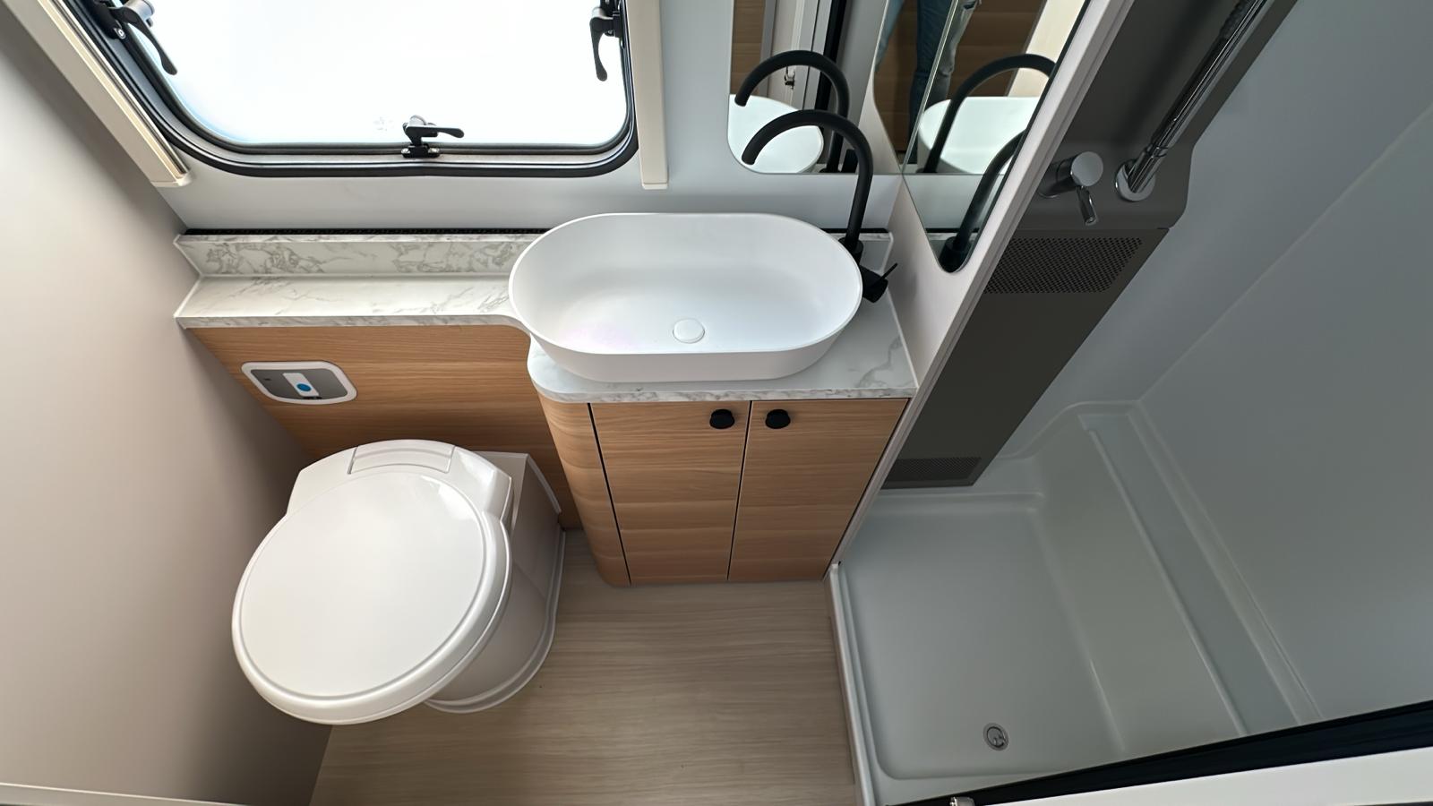 Adria Adora 573PT 2026 - Imagen 12